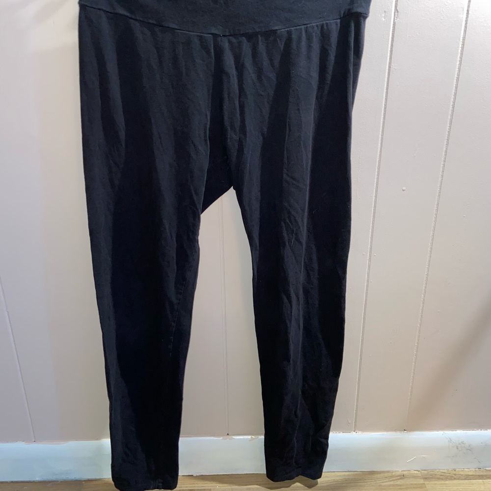 black leggings from kohls. size large